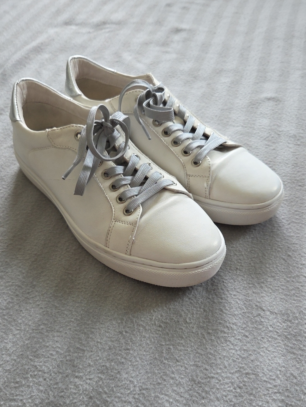 RUDSAK White Leather Sneakers with Gray Laces